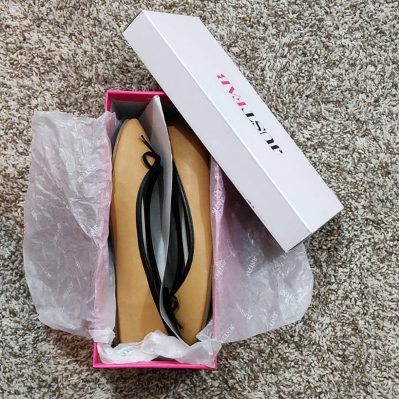 JustFab | Shirley Flats / Size: 10 - Picture 6 of 8